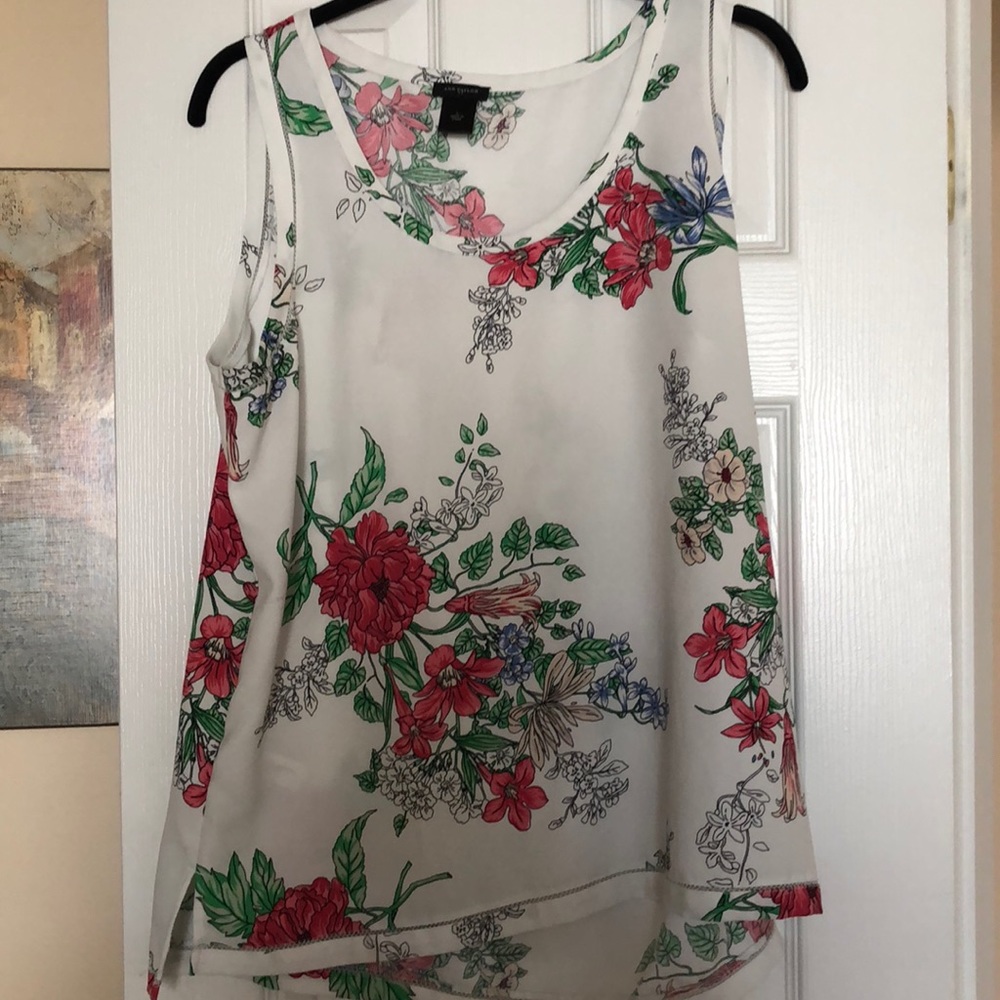 Sleeveless blouse/tank - L